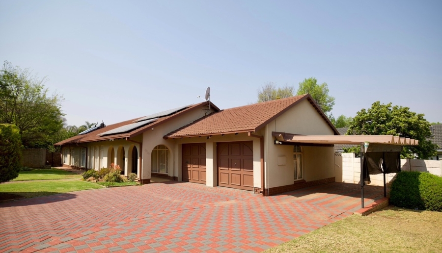 4 Bedroom Property for Sale in Wilkoppies North West